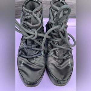 💚 Nike Tanjun High Rise‎ Women's Shoes size 5